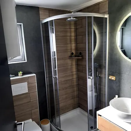 Jambrisko Appartamento Pirovac